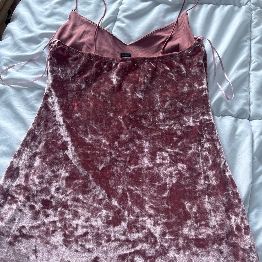 Velvet Dress - Picture 4 of 4